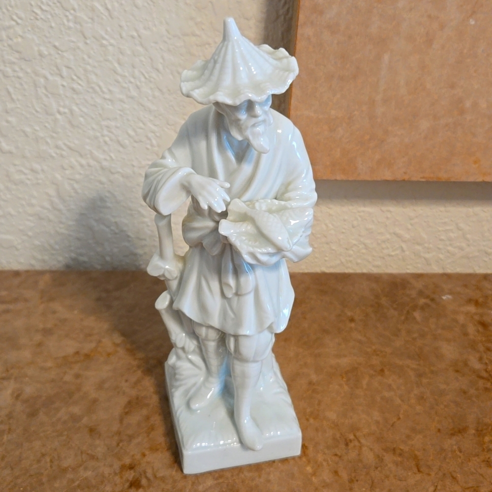 Vintage Fitz and Floyd, asian/oriental porcelain figurine. Second hand.